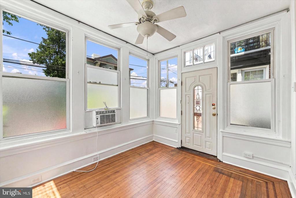 1 W ATHENS AVENUE Unit: C