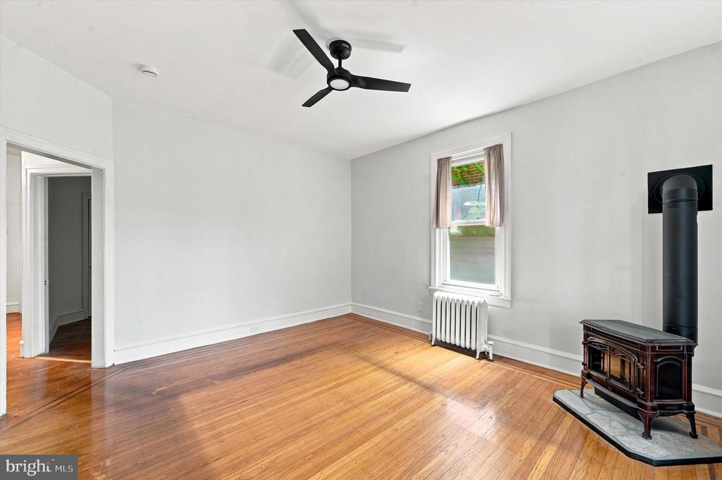 1 W ATHENS AVENUE Unit: C