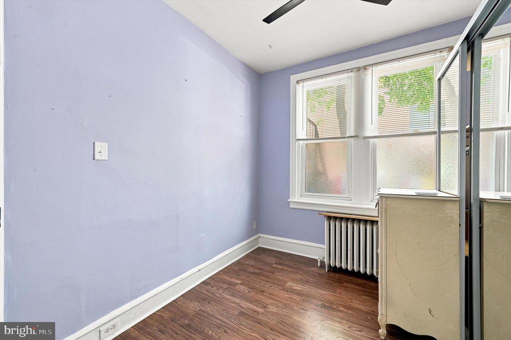 1 W ATHENS AVENUE Unit: C