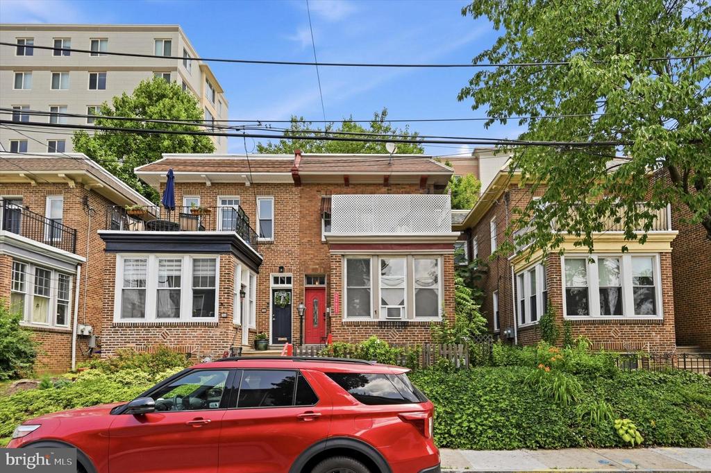 1 W ATHENS AVENUE Unit: C