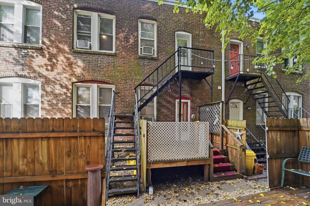 1 ATHENS AVENUE W Unit: C