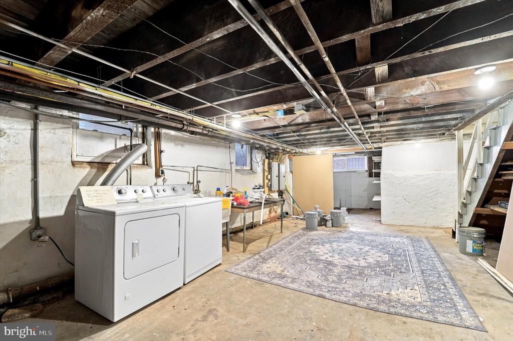 1 ATHENS AVENUE W Unit: C