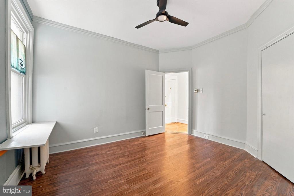 1 ATHENS AVENUE W Unit: C