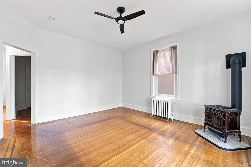 1 ATHENS AVENUE W Unit: C