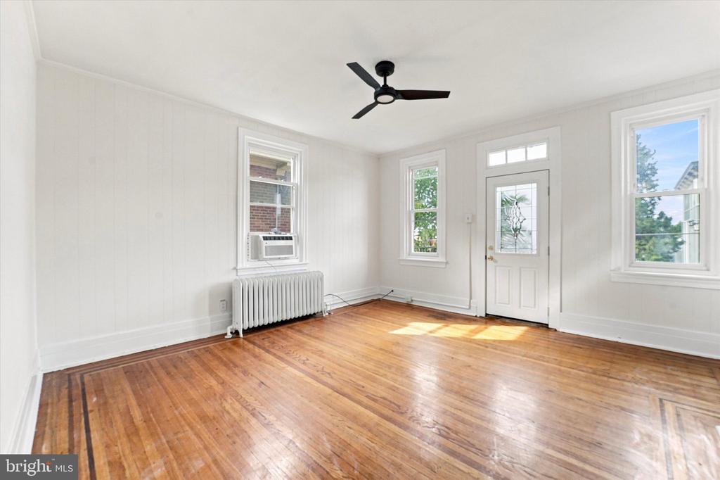 1 ATHENS AVENUE W Unit: C