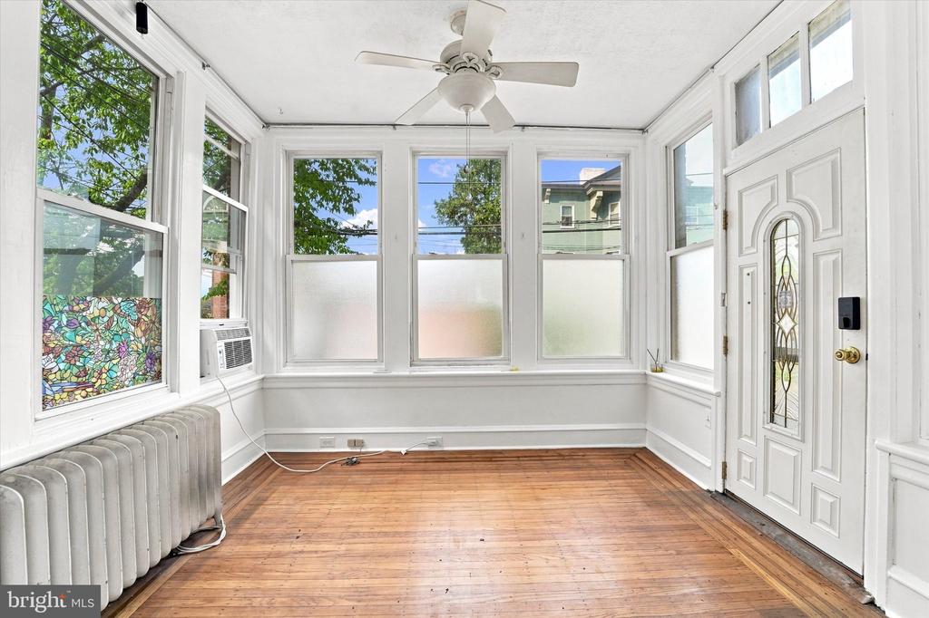 1 ATHENS AVENUE W Unit: C