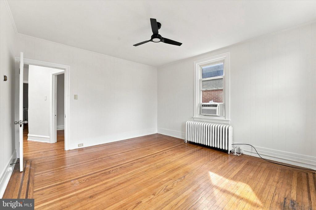 1 ATHENS AVENUE W Unit: C