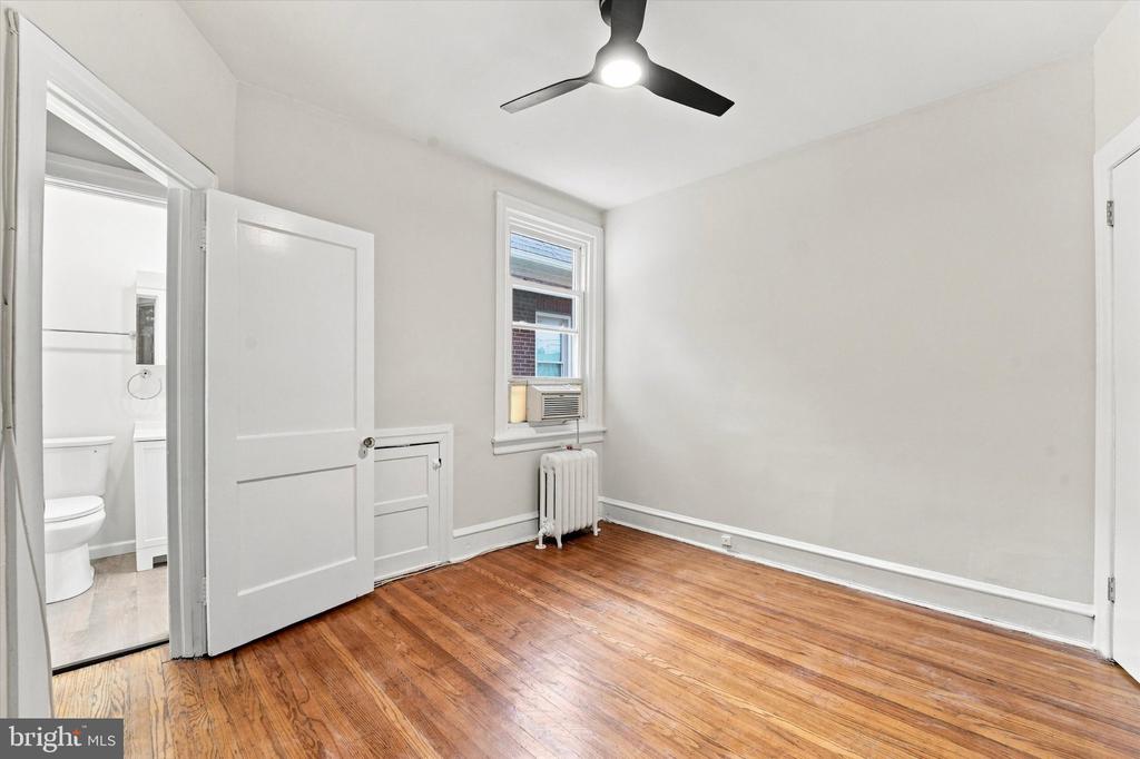 1 ATHENS AVENUE W Unit: D