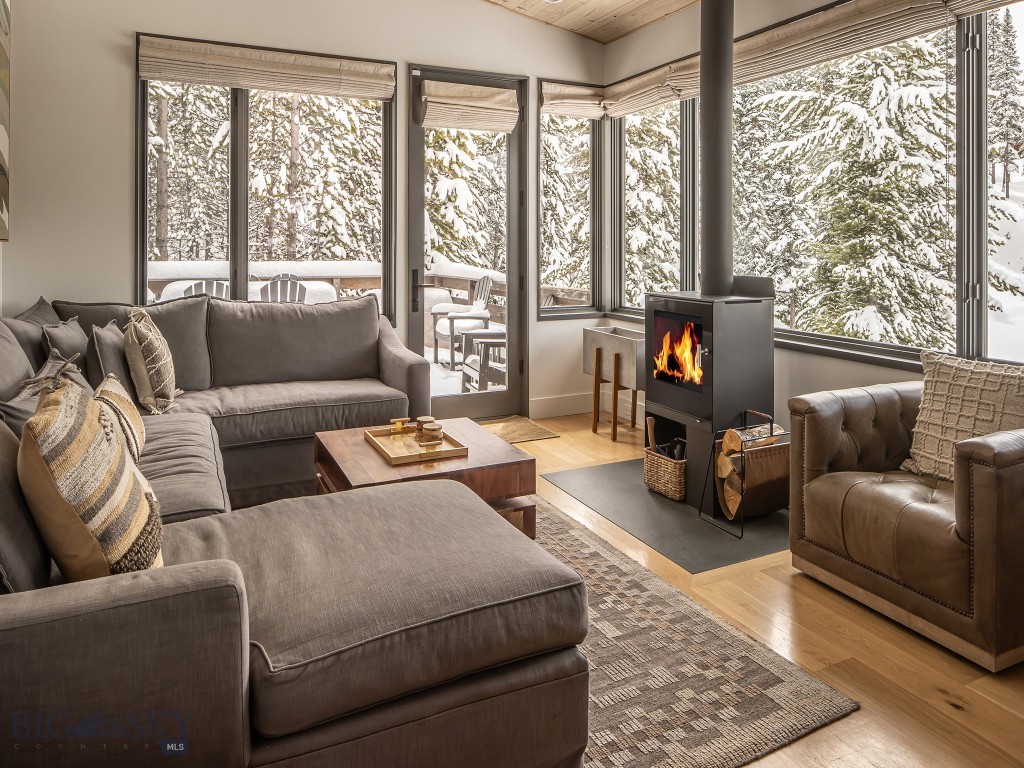 20 Lakewood Drive