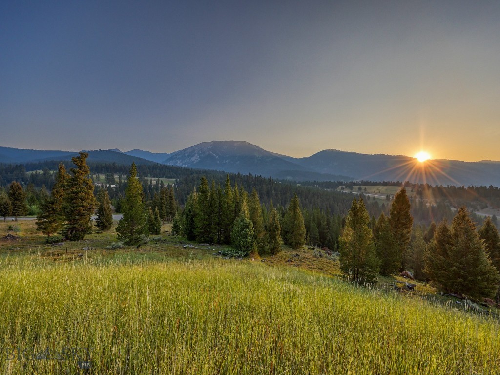 768 Antler Ridge