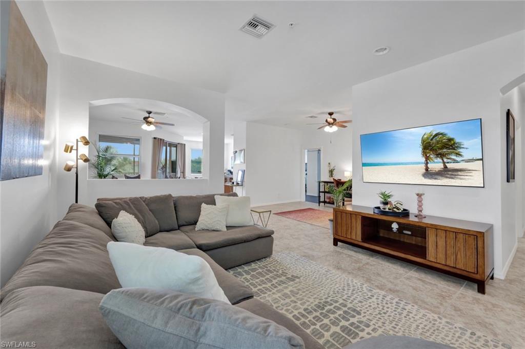 9305 La Playa CT # 1621