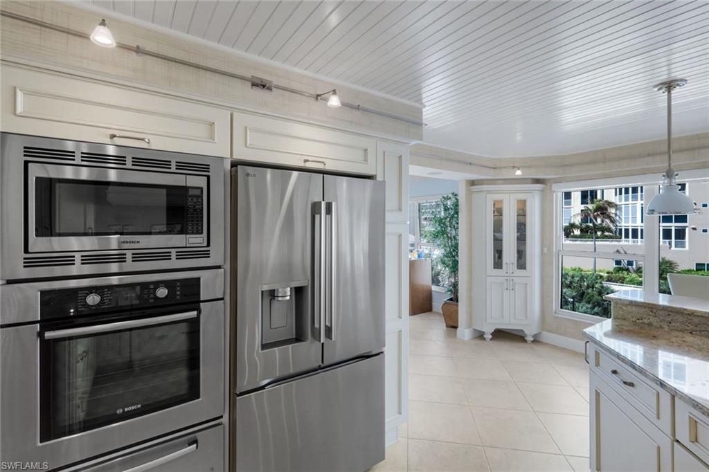 4451 Gulf Shore BLVD N # 501