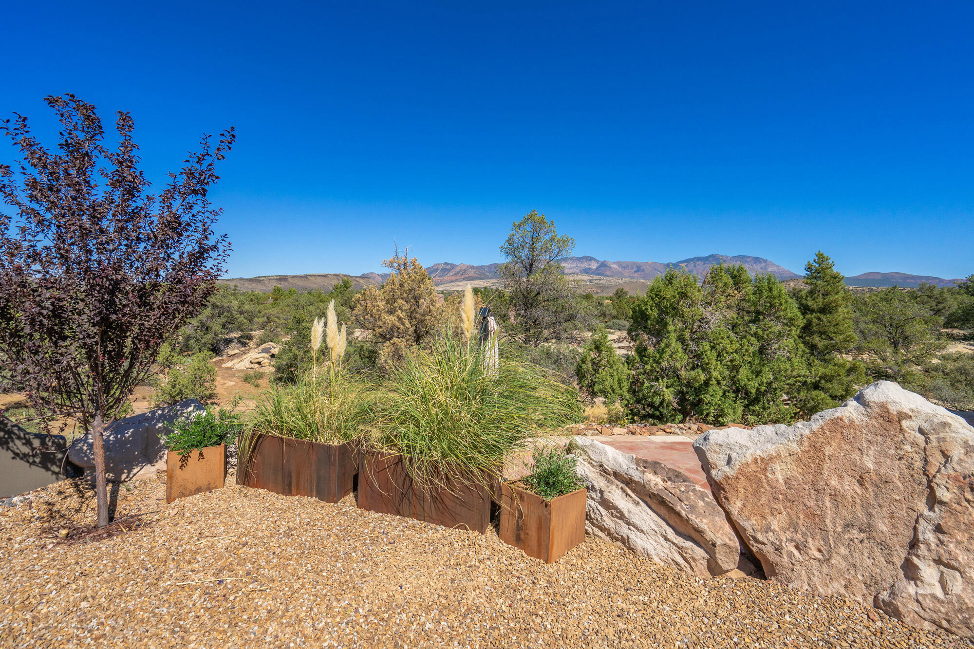 624 N Rock Garden LN