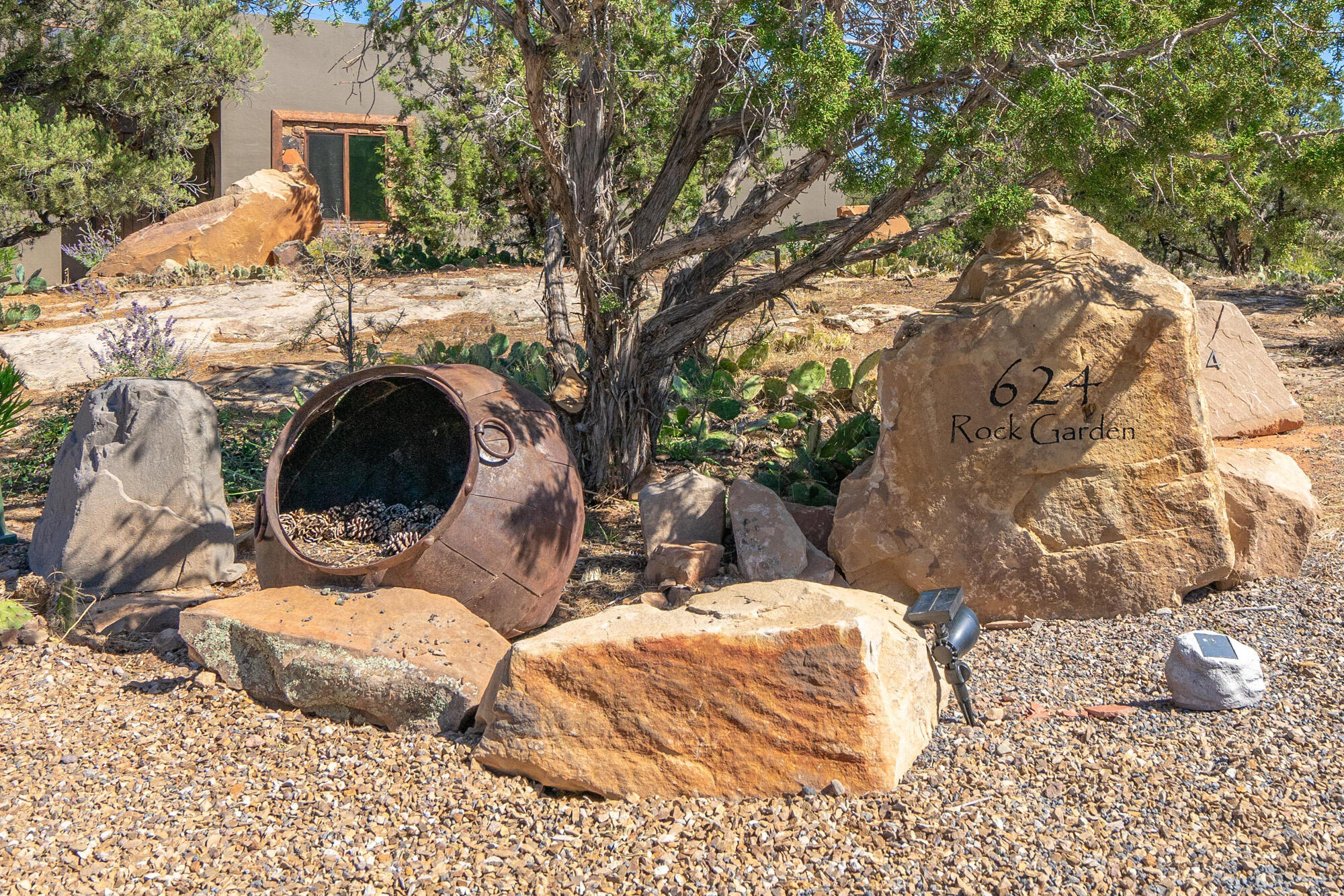 624 N Rock Garden LN