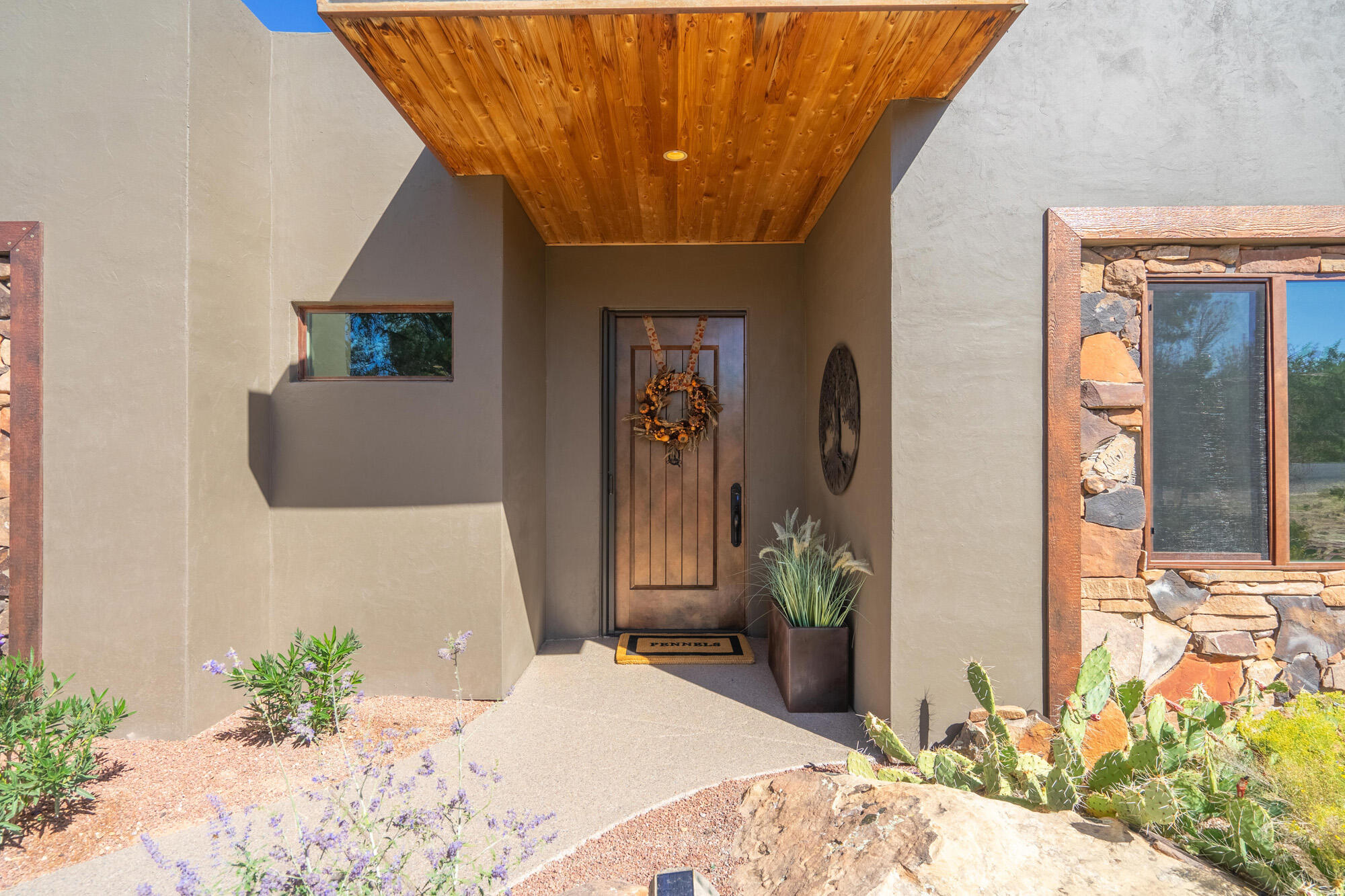 624 N Rock Garden LN