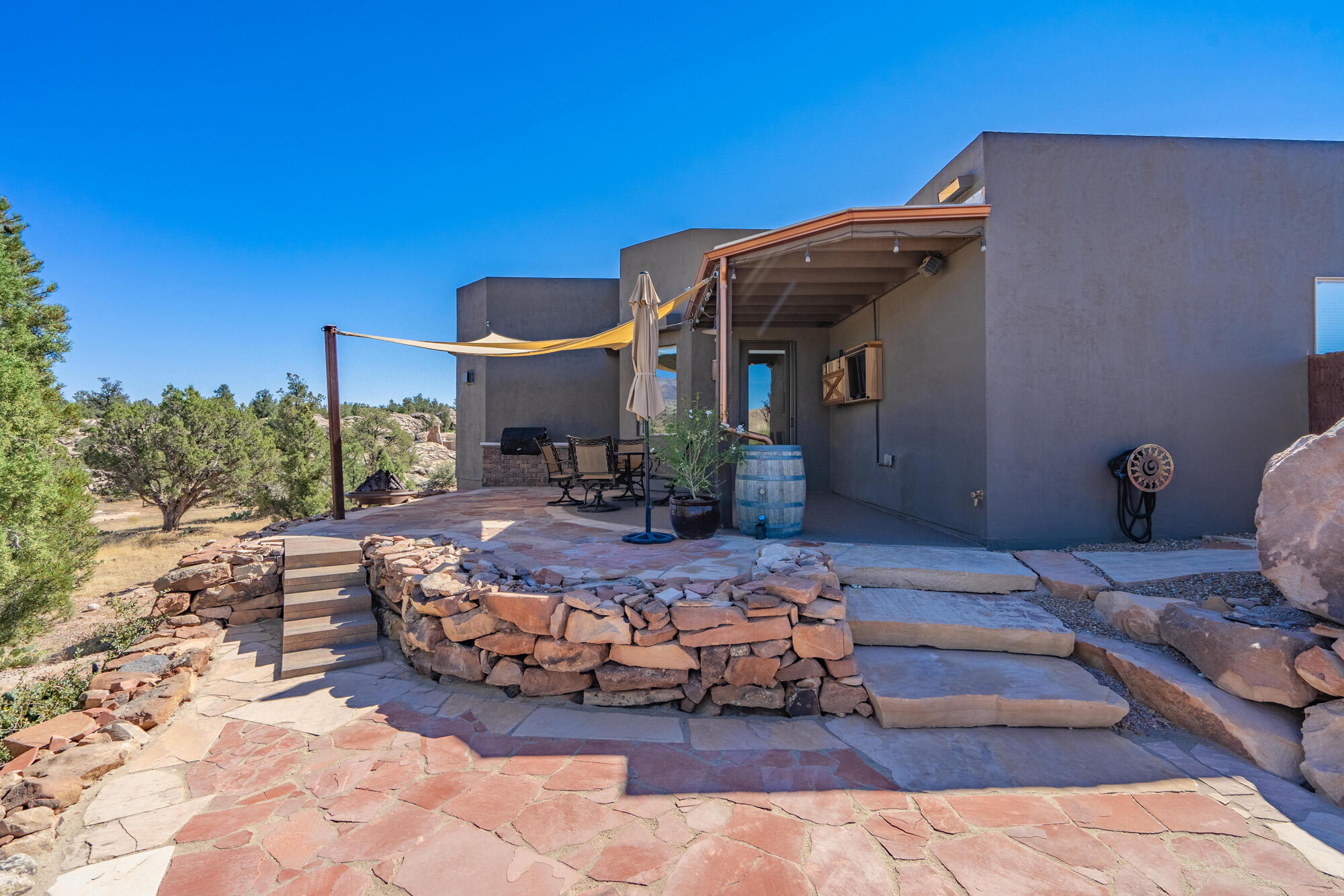 624 N Rock Garden LN