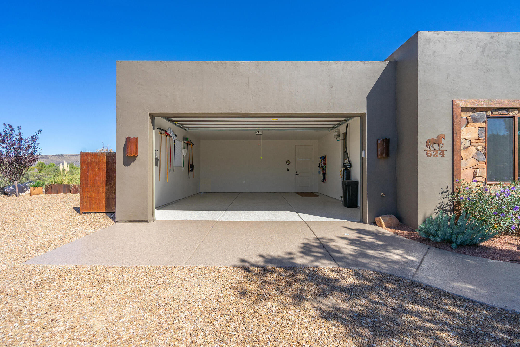 624 N Rock Garden LN