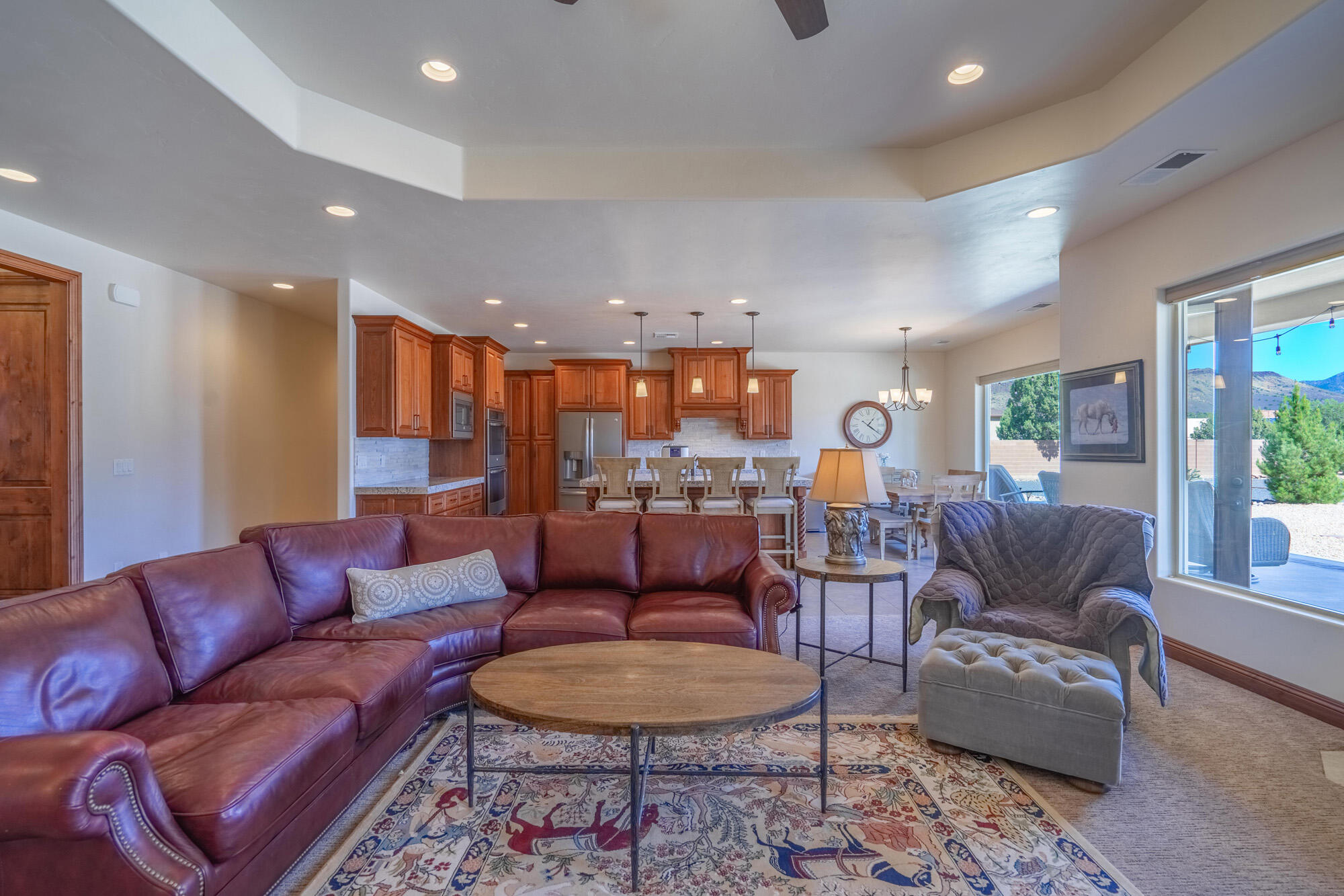 1542 N Canyon Trails DR