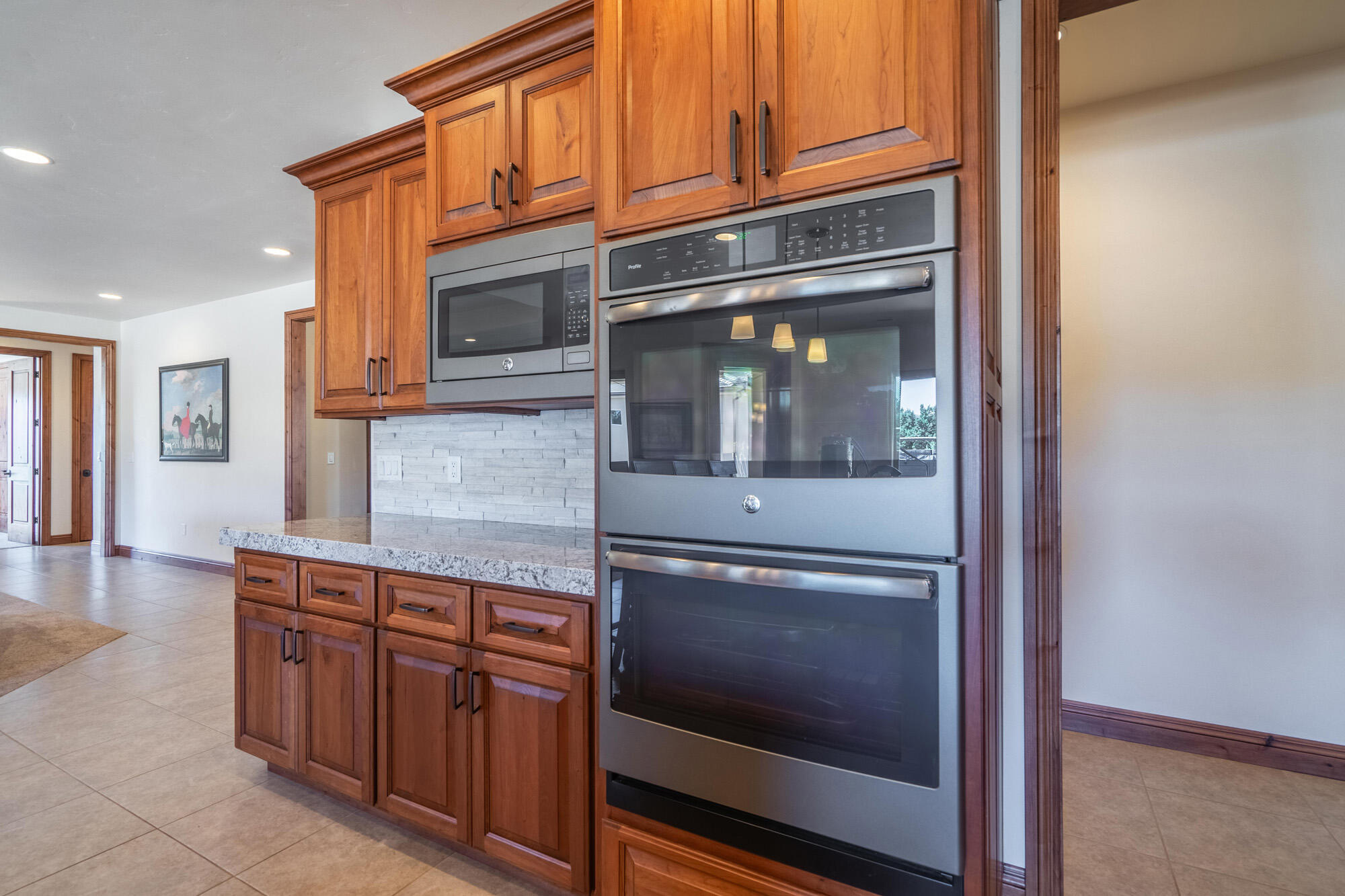 1542 N Canyon Trails DR