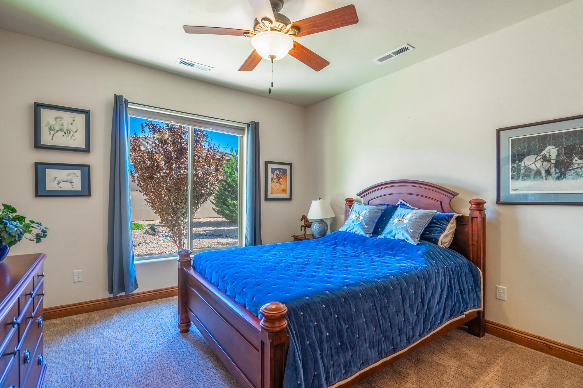 1542 N Canyon Trails DR