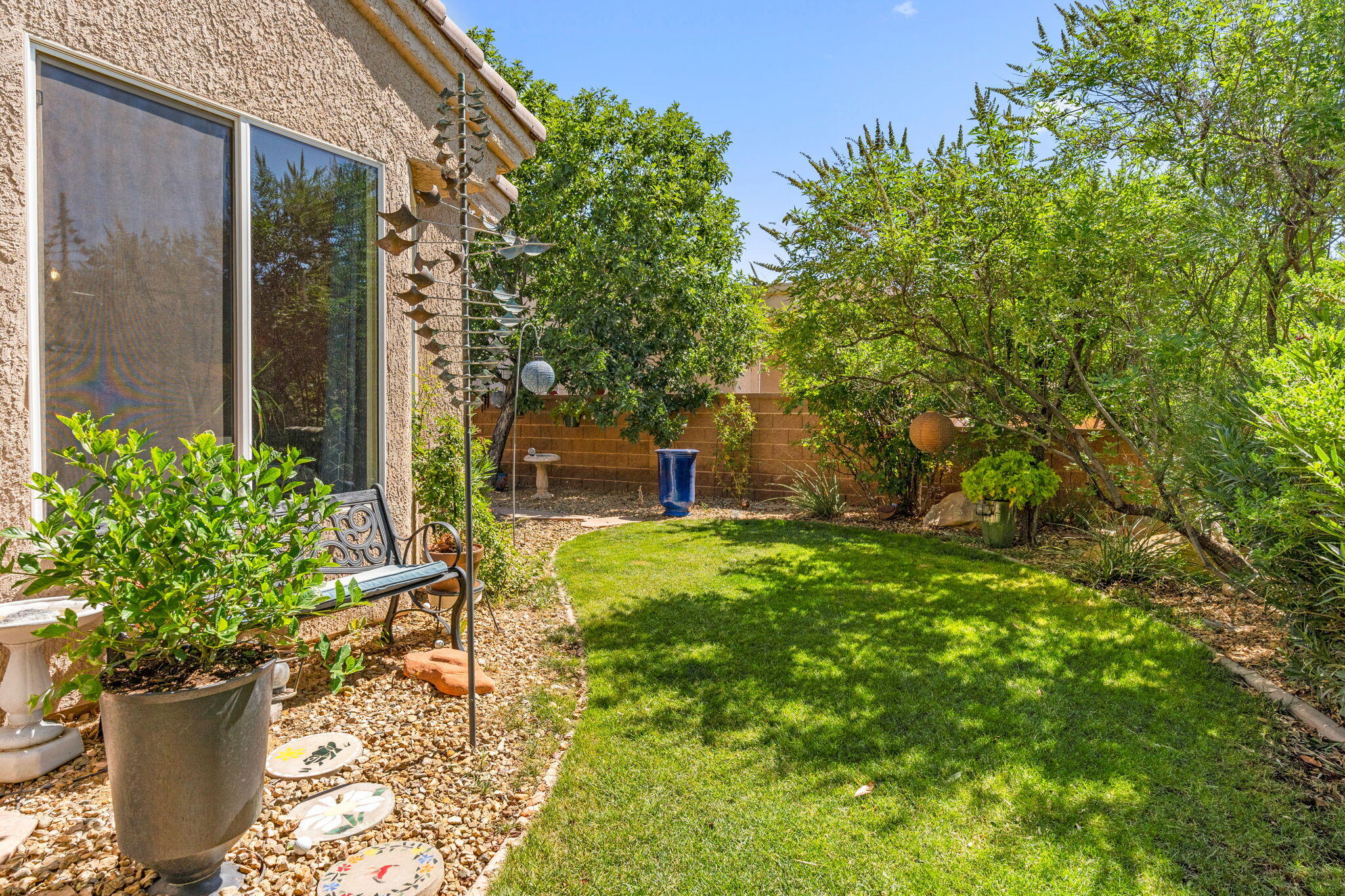 1601 W SUNKISSED DR S