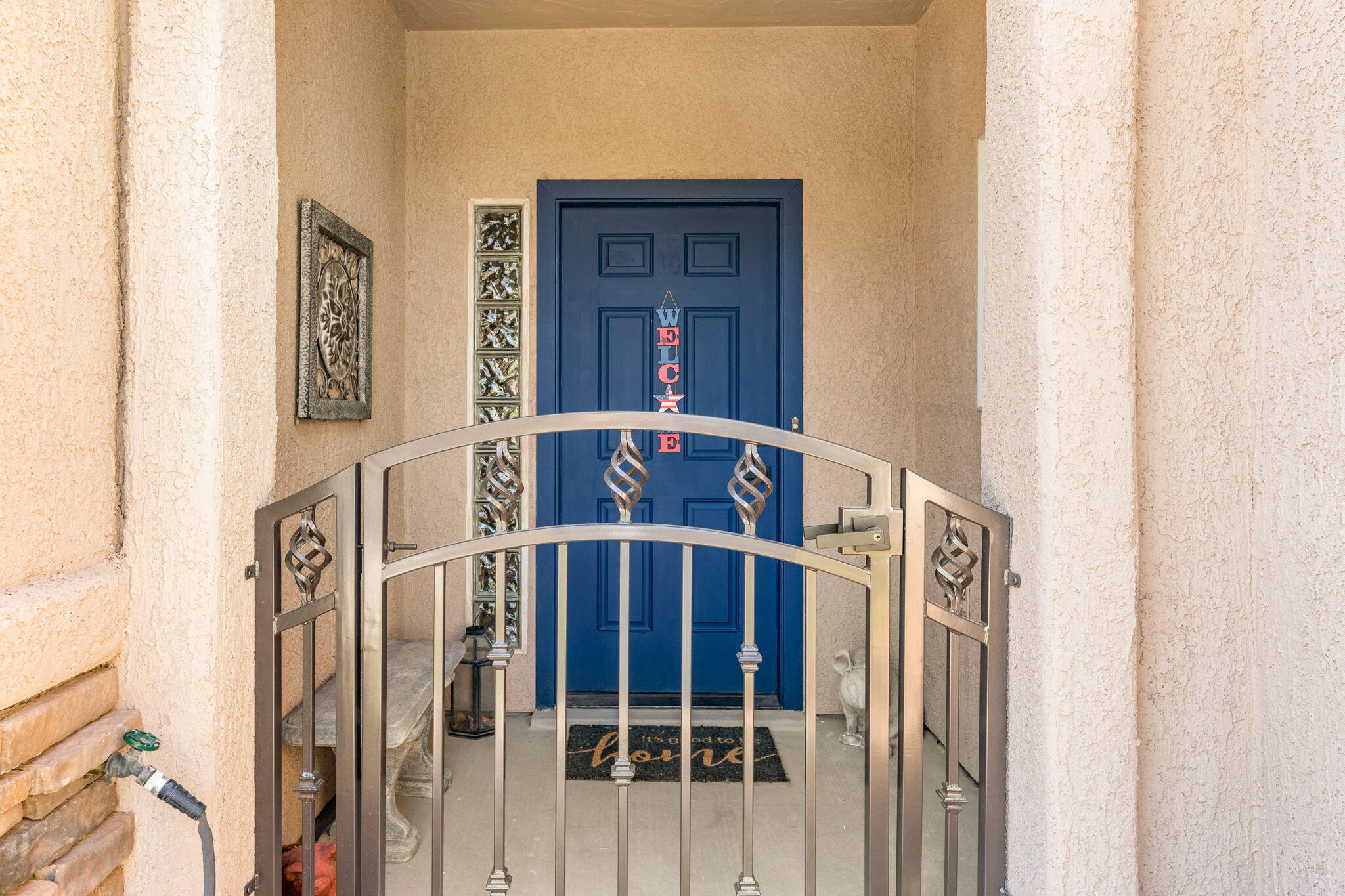 1601 W SUNKISSED DR S