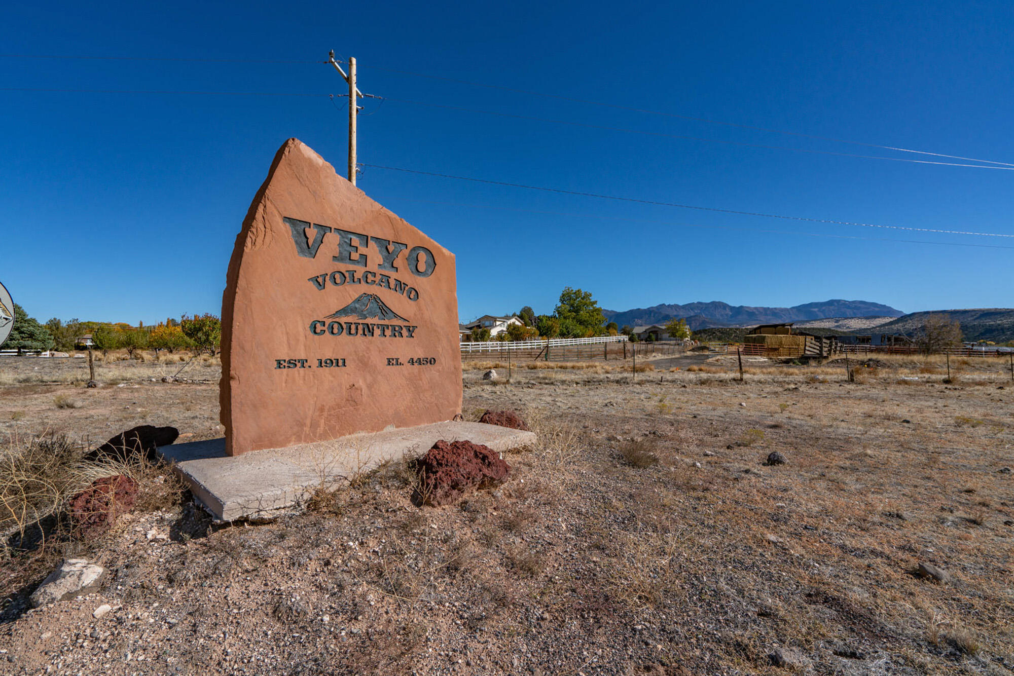 104 S Spanish Trail DR