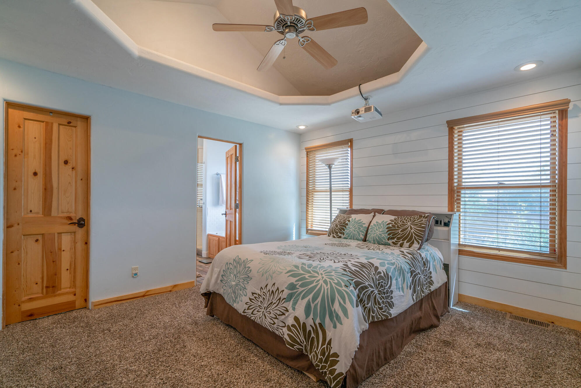 1493 E Scenic Sunrise DR