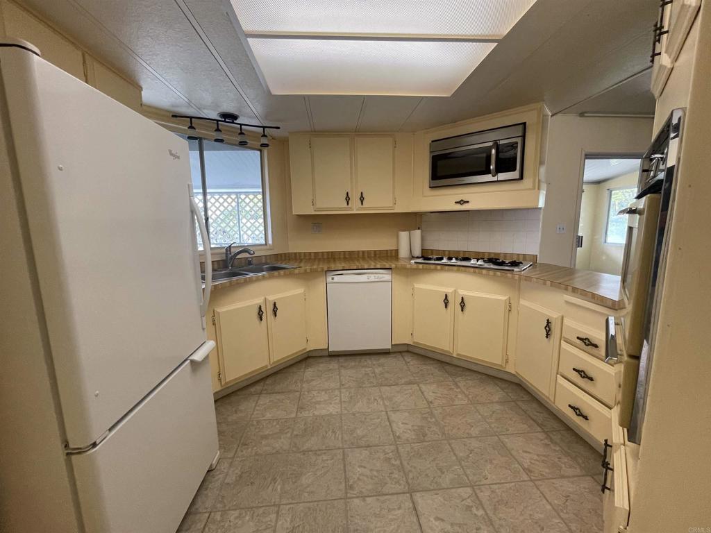 650 S Rancho Santa Fe Road Unit: SPC 209