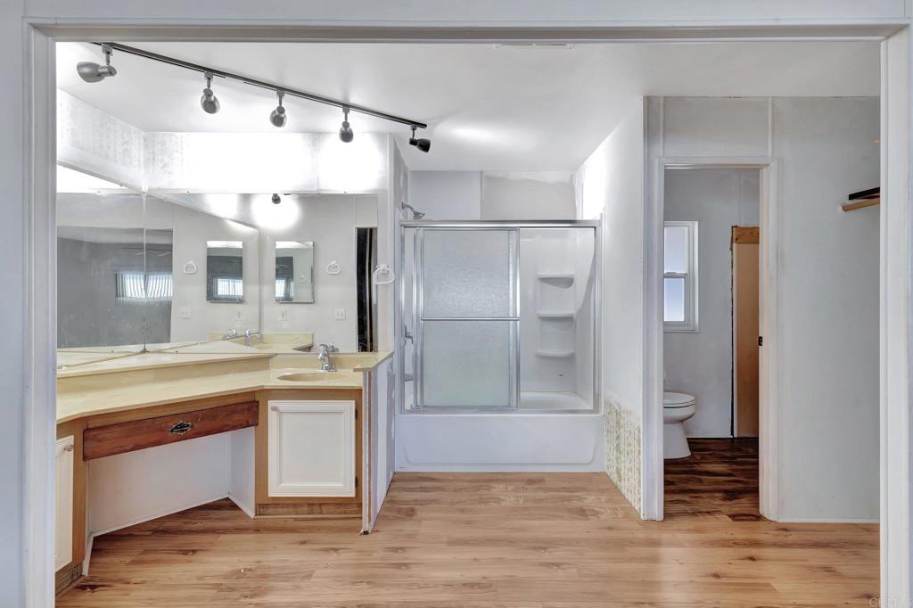 1930 W San Marcos Boulevard SPC 201