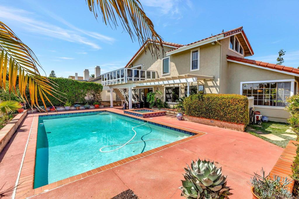 1211 Countrywood Lane