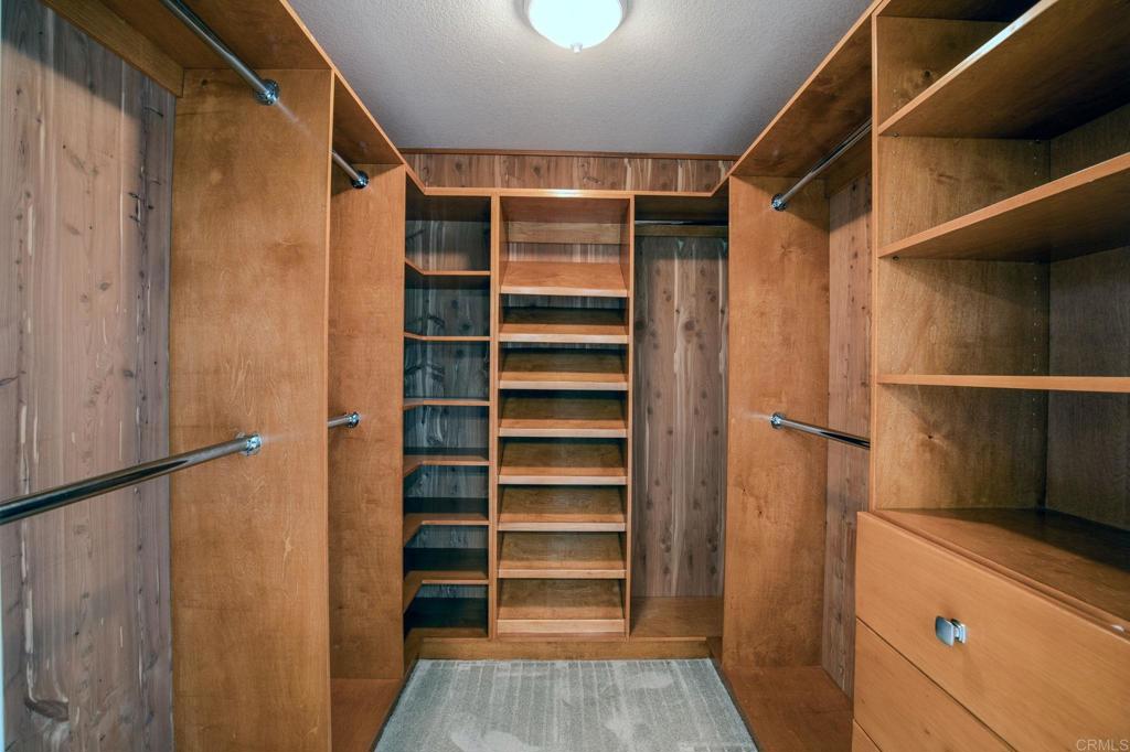 1211 Countrywood Lane