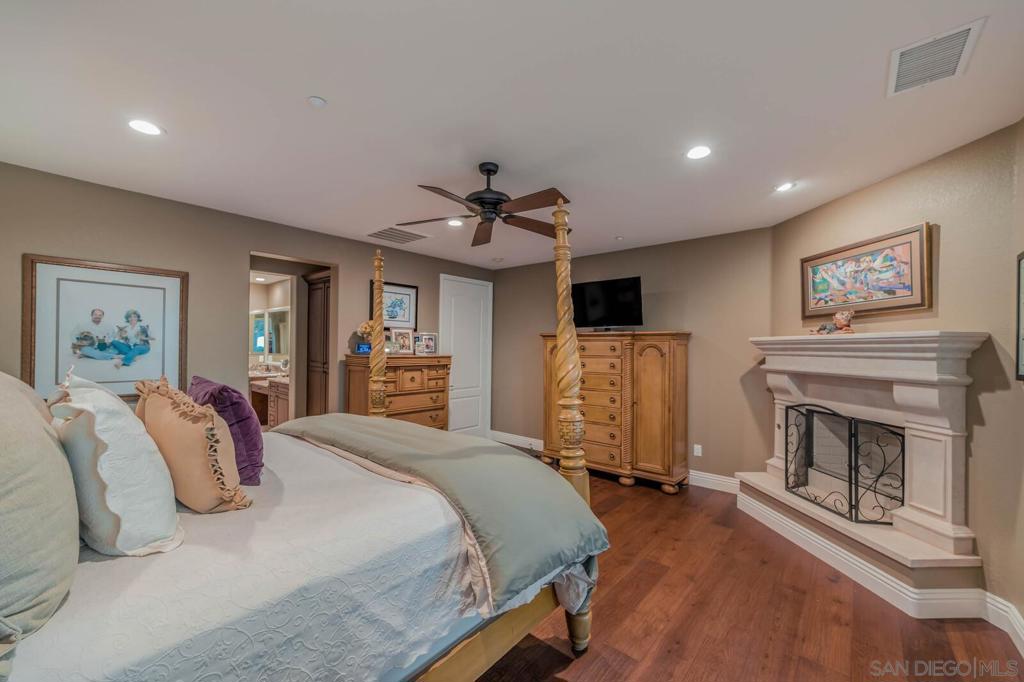10551 Laurel Path