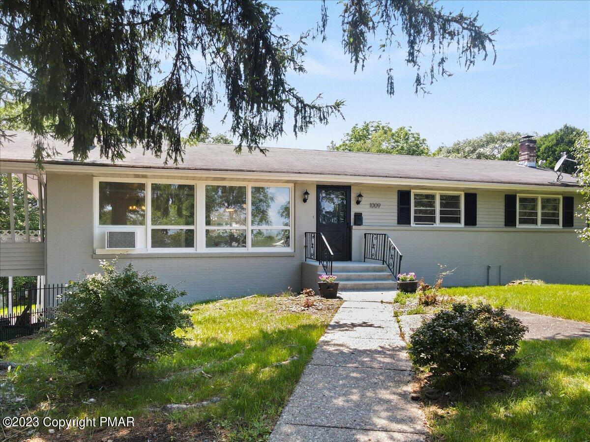 1009 Lindbergh Avenue