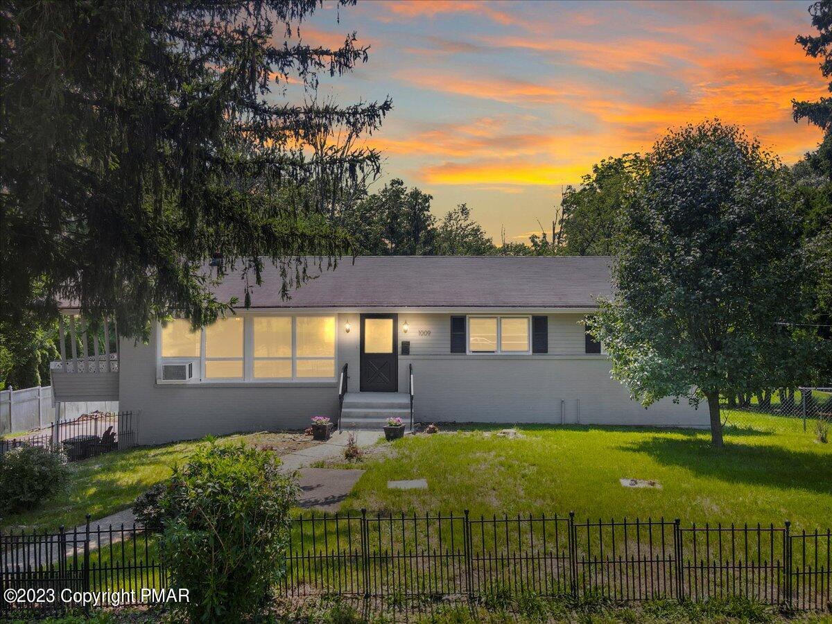 1009 Lindbergh Avenue