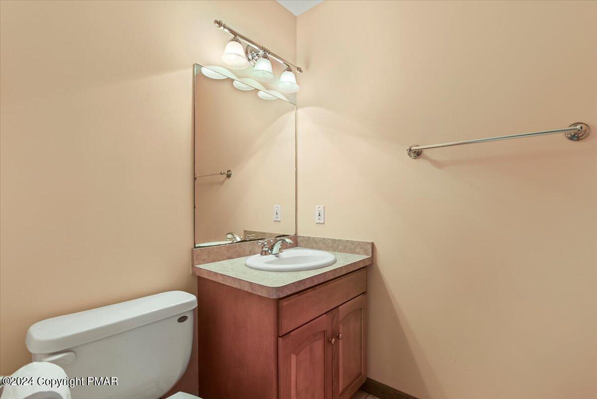 208 Evergreen Court