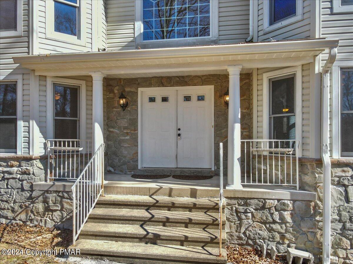 208 Evergreen Court