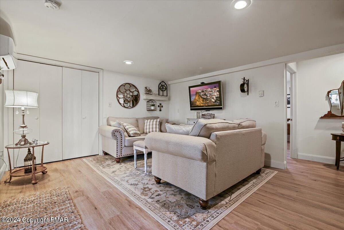 5265 E Woodbridge Drive
