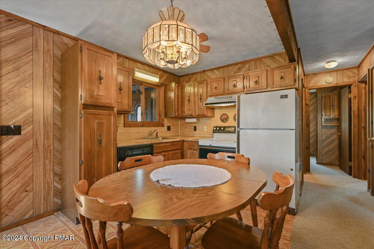 5172 E Woodbridge Drive