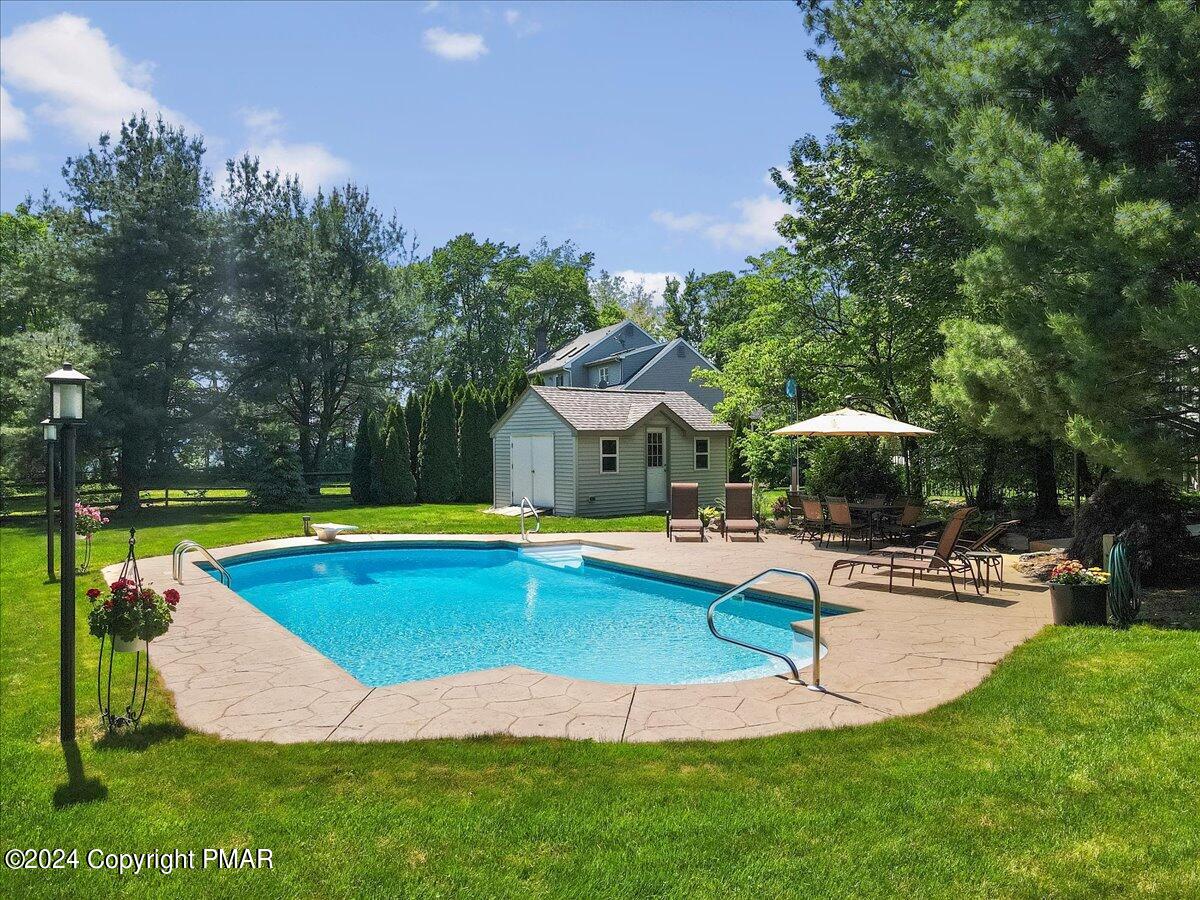 4133 Crest View Drive