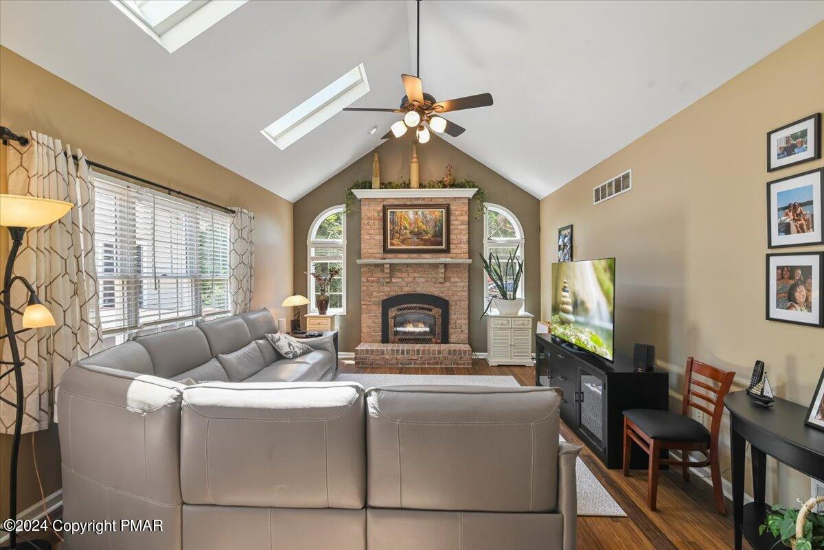 4133 Crest View Drive