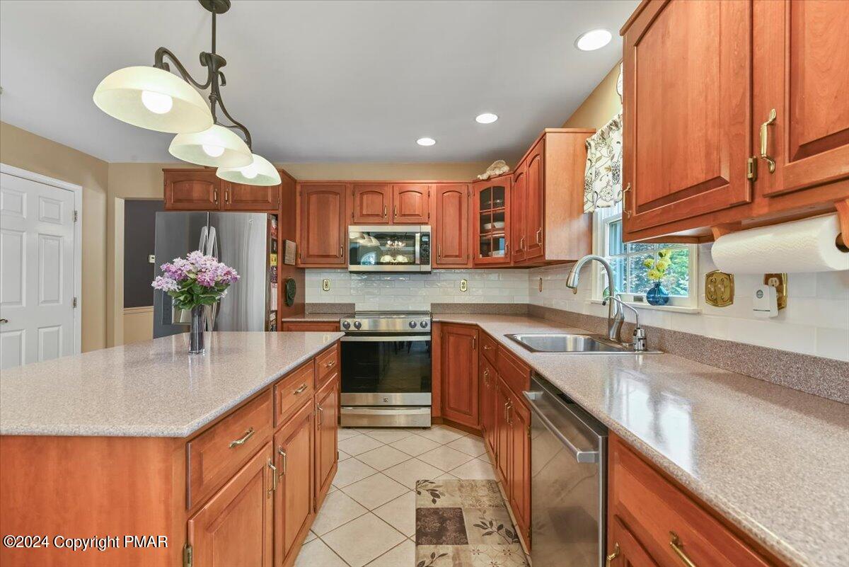 4133 Crest View Drive