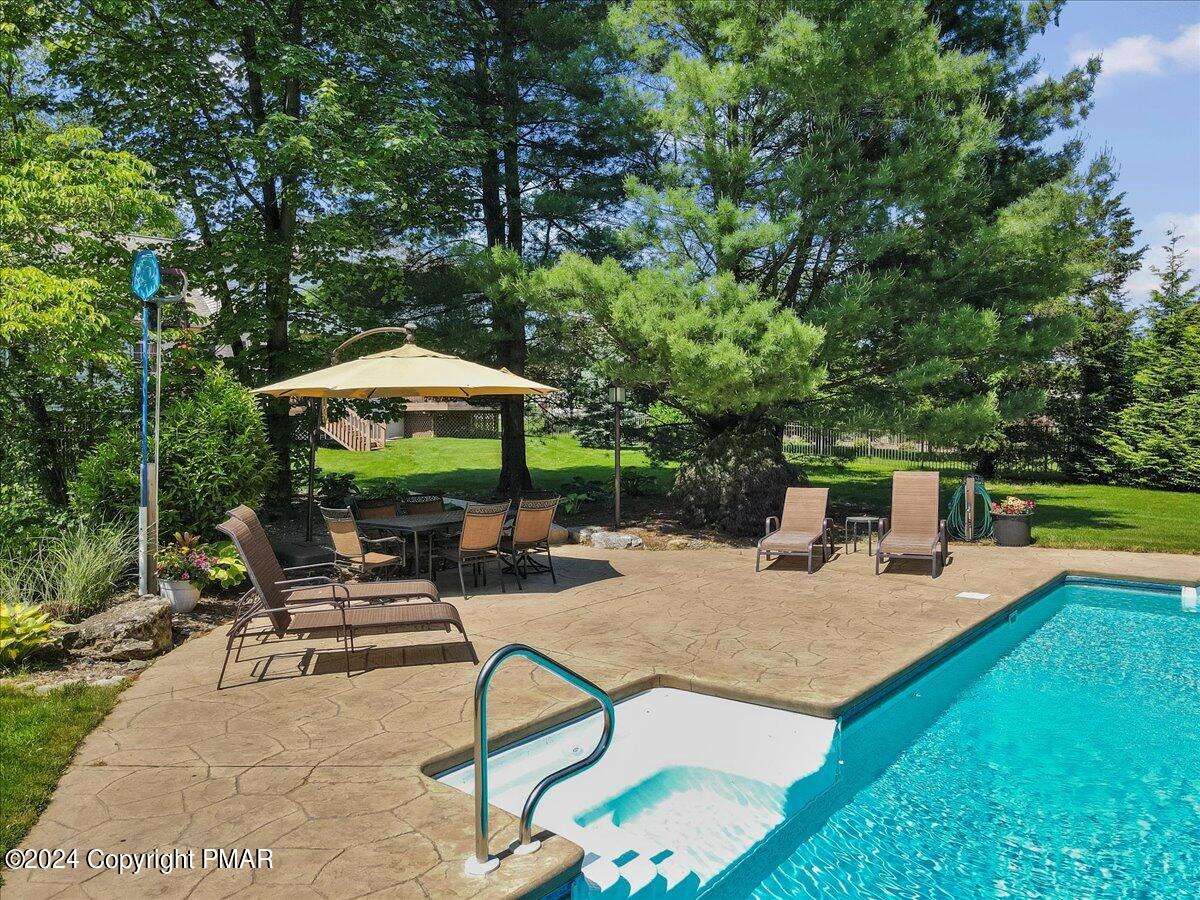 4133 Crest View Drive