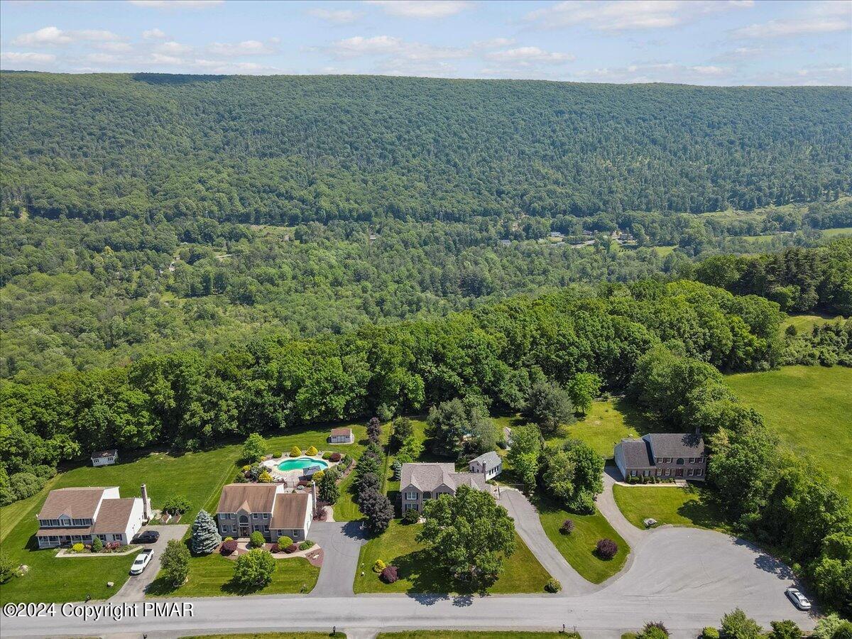 4133 Crest View Drive