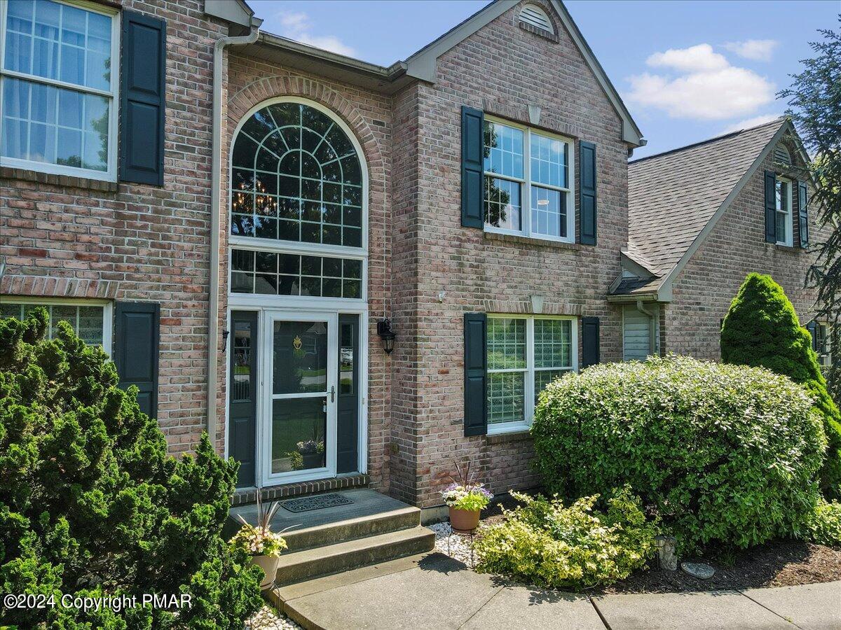 4133 Crest View Drive