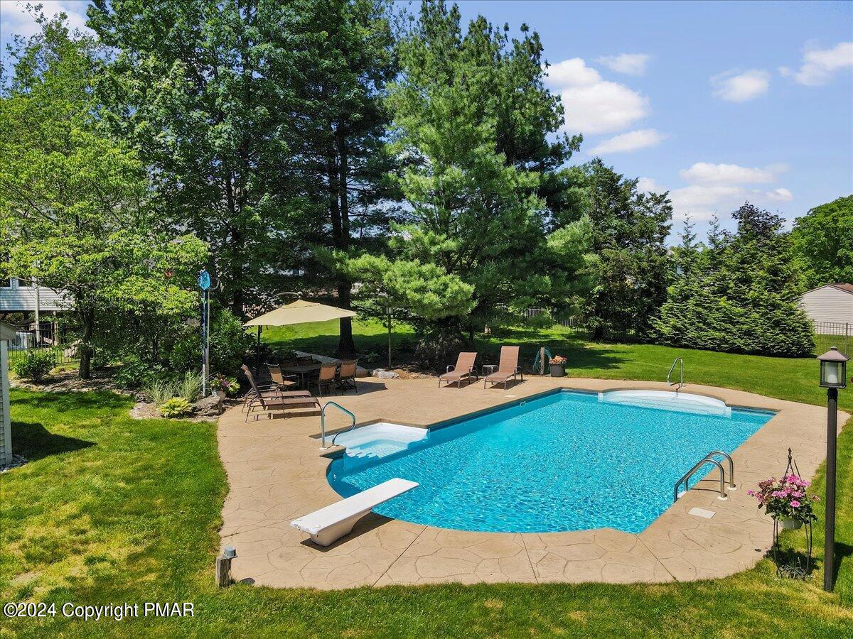 4133 Crest View Drive