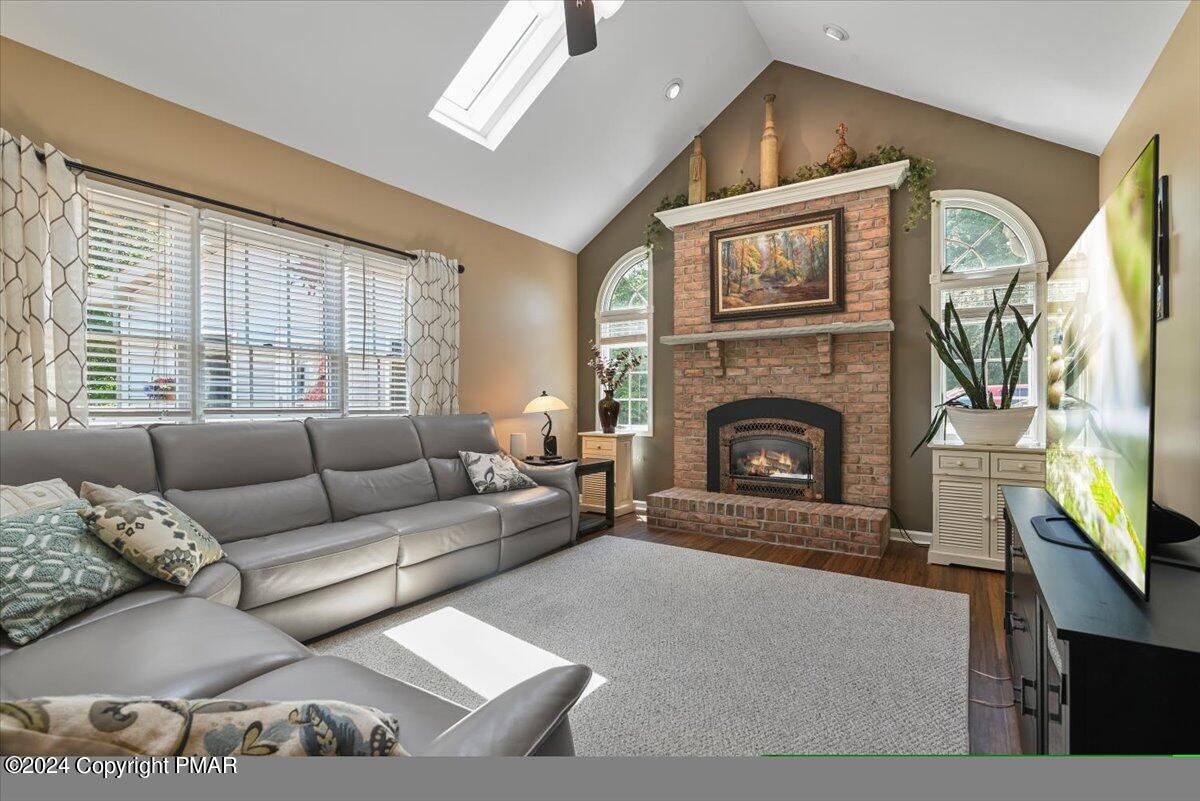 4133 Crest View Drive