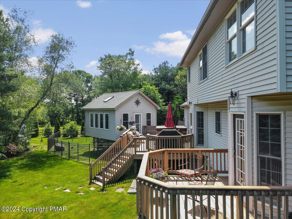 4133 Crest View Drive