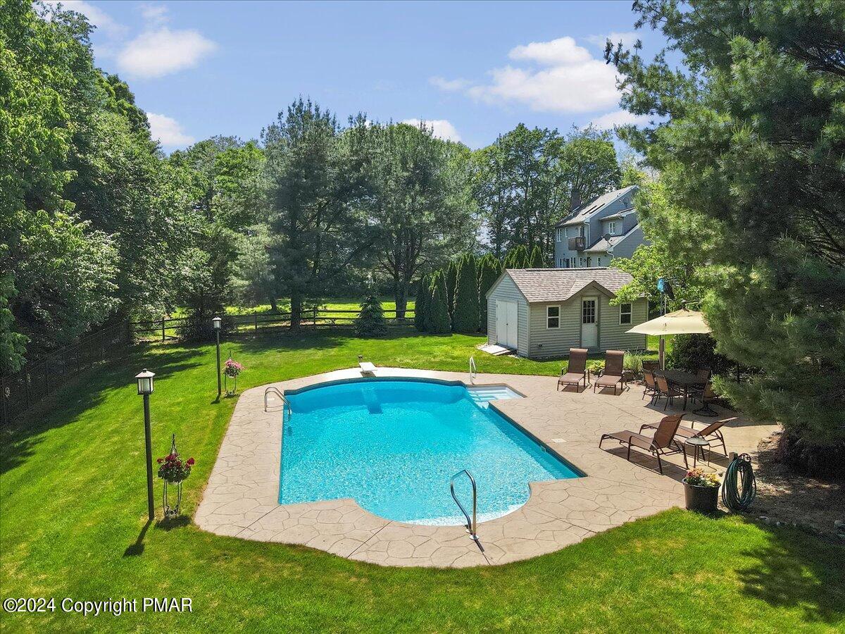 4133 Crest View Drive