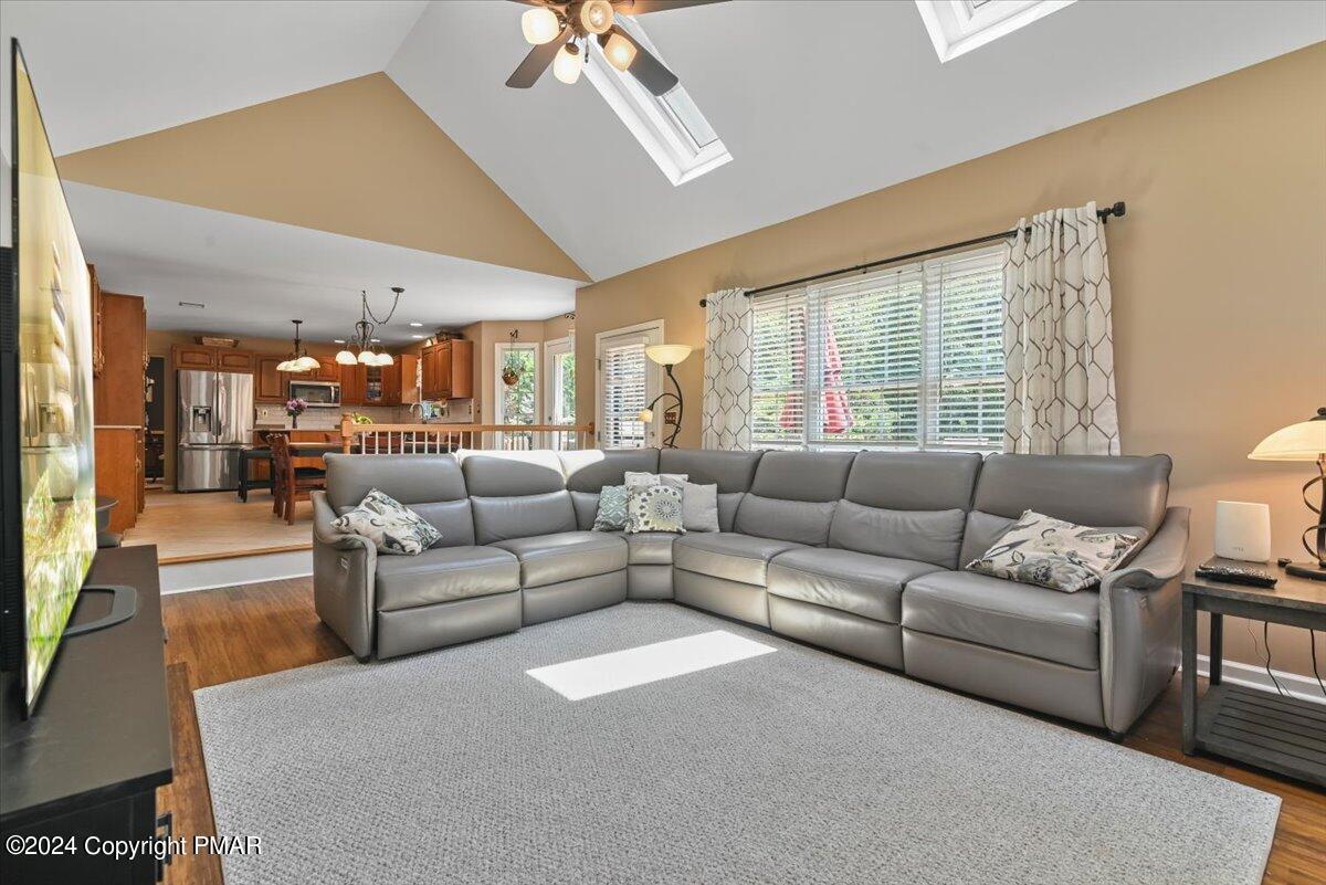 4133 Crest View Drive